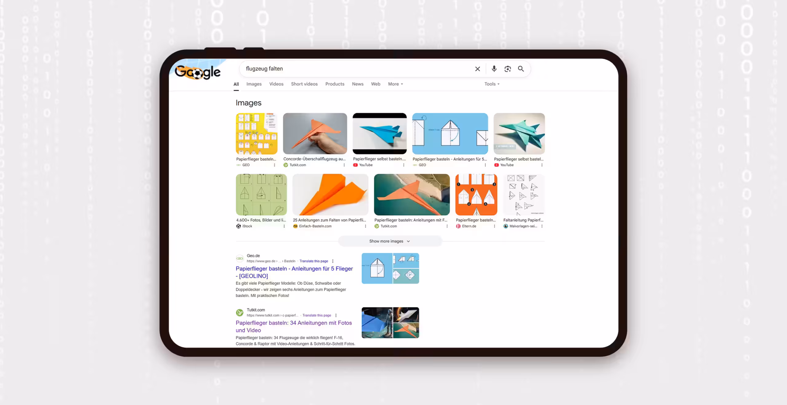 Content-Strategie Erfolg: Google Suchergebnisse f&uuml;r "flugzeug falten" zeigen TutKit.com auf Position 2 mit zus&auml;tzlichen Bildern, demonstriert erfolgreiches Content Management f&uuml;r hochvolumige Keywords
