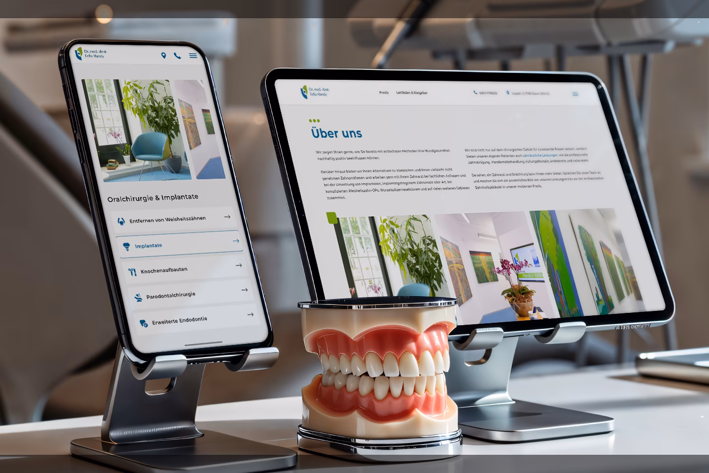 Leistungs&uuml;bersicht Oralchirurgie und Implantate der Praxis Mundgesundheit Waren auf Tablet und Smartphone