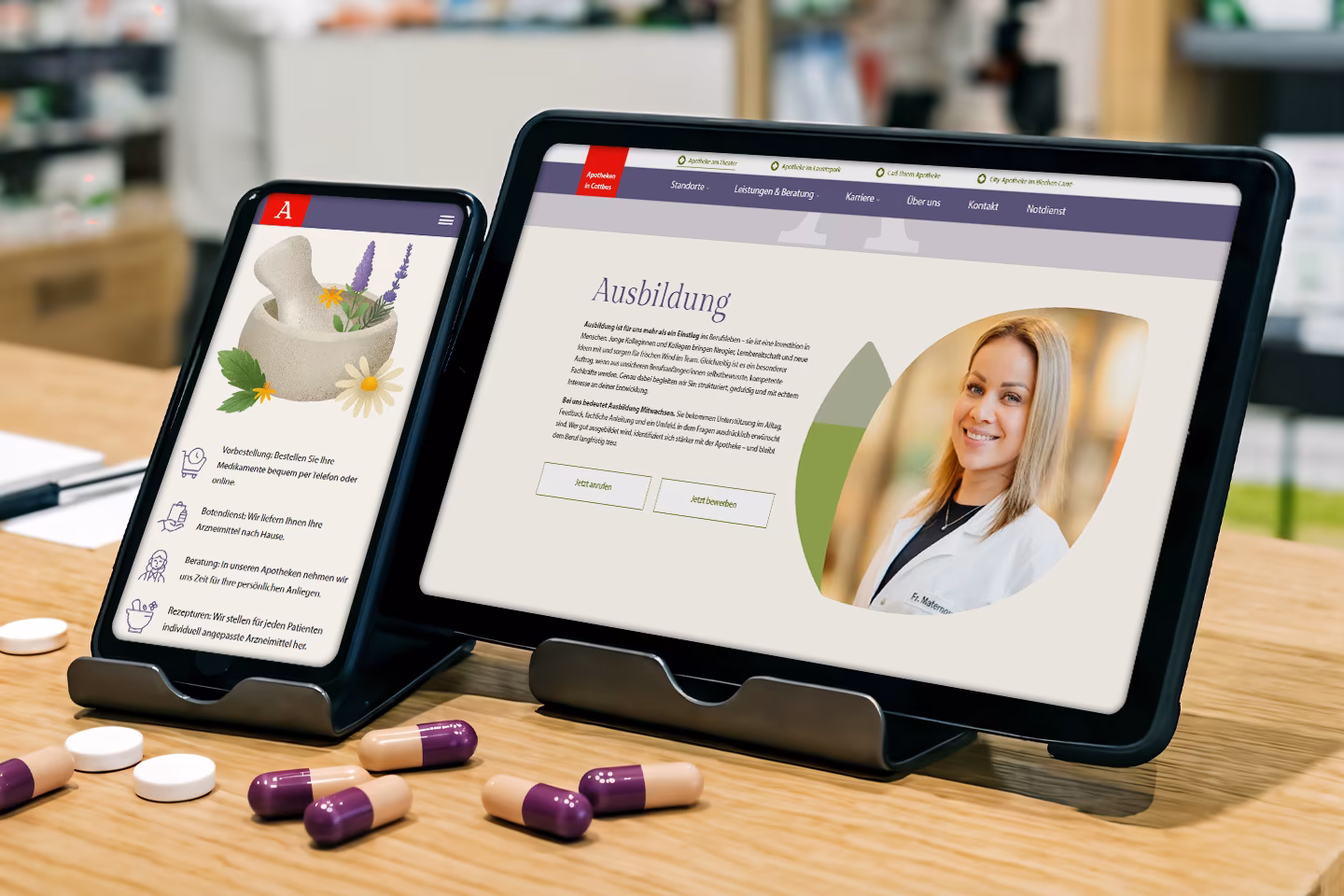 Responsive Darstellung der Ausbildungsseite der Cottbus Apotheken auf Tablet und Smartphone mit Illustrationen und Bewerbungs-Call-to-Action