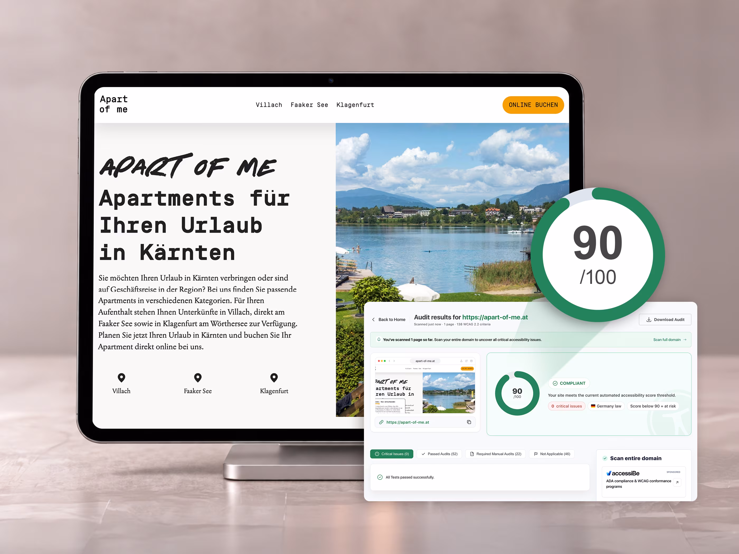 accessScan-Bericht f&uuml;r apart-of-me.at mit 90 von 100 Punkten, dem Ergebnis Compliant und null kritischen Problemen neben der Startseite auf einem Tablet
